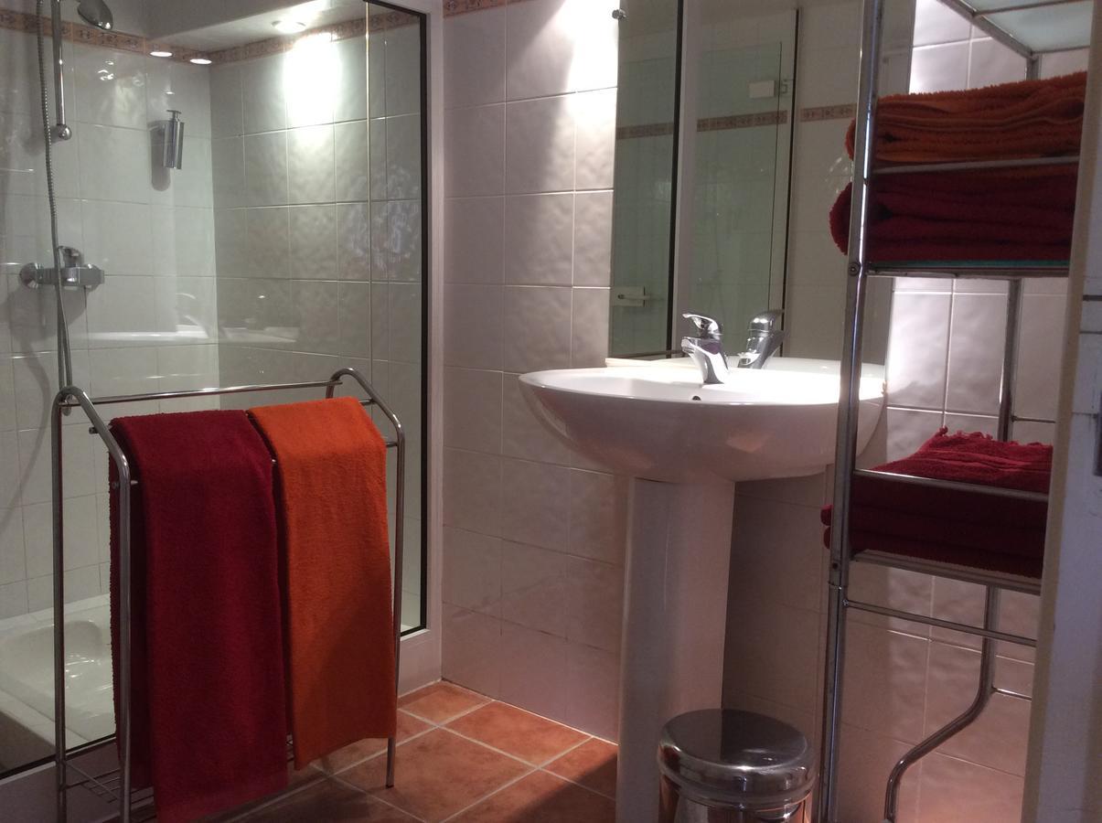 Chambres D'Hotes Au Val Dormant Realville Екстер'єр фото